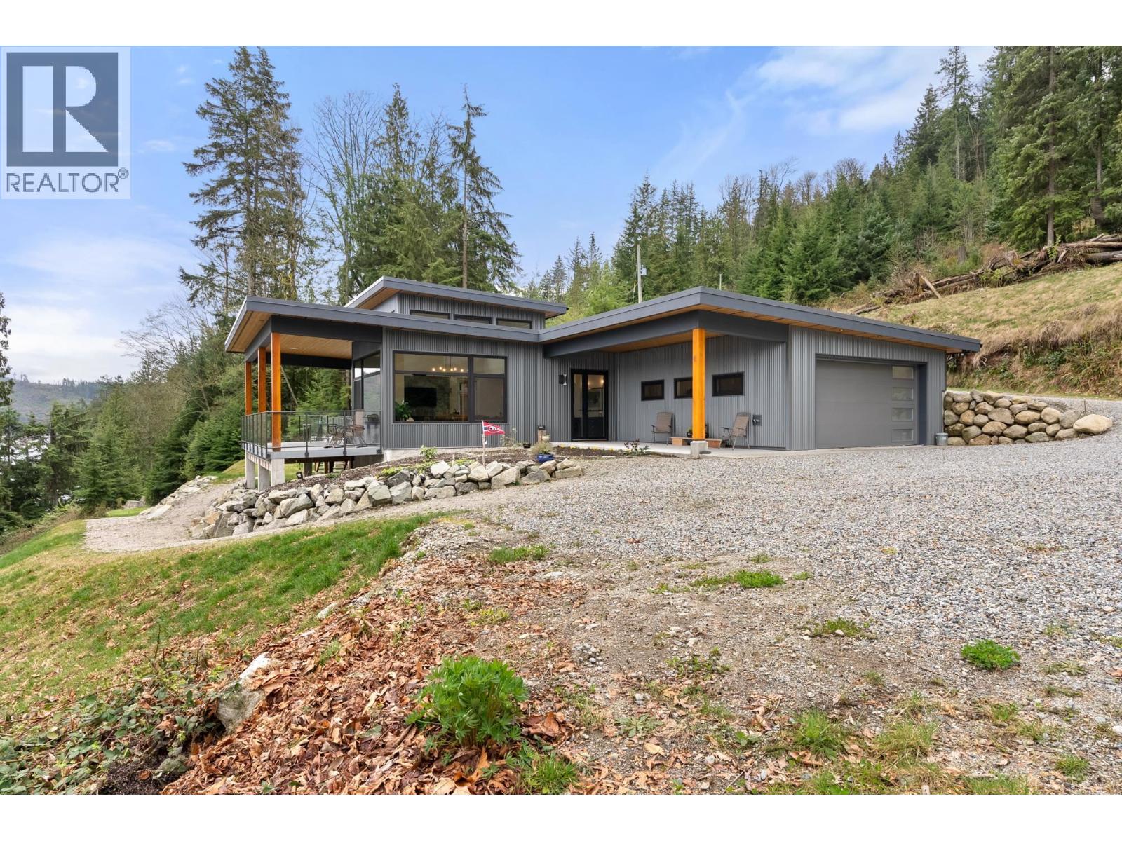 103 Witherby Road, Gibsons, British Columbia V0N 1V6 - Photo 2 - R3085193