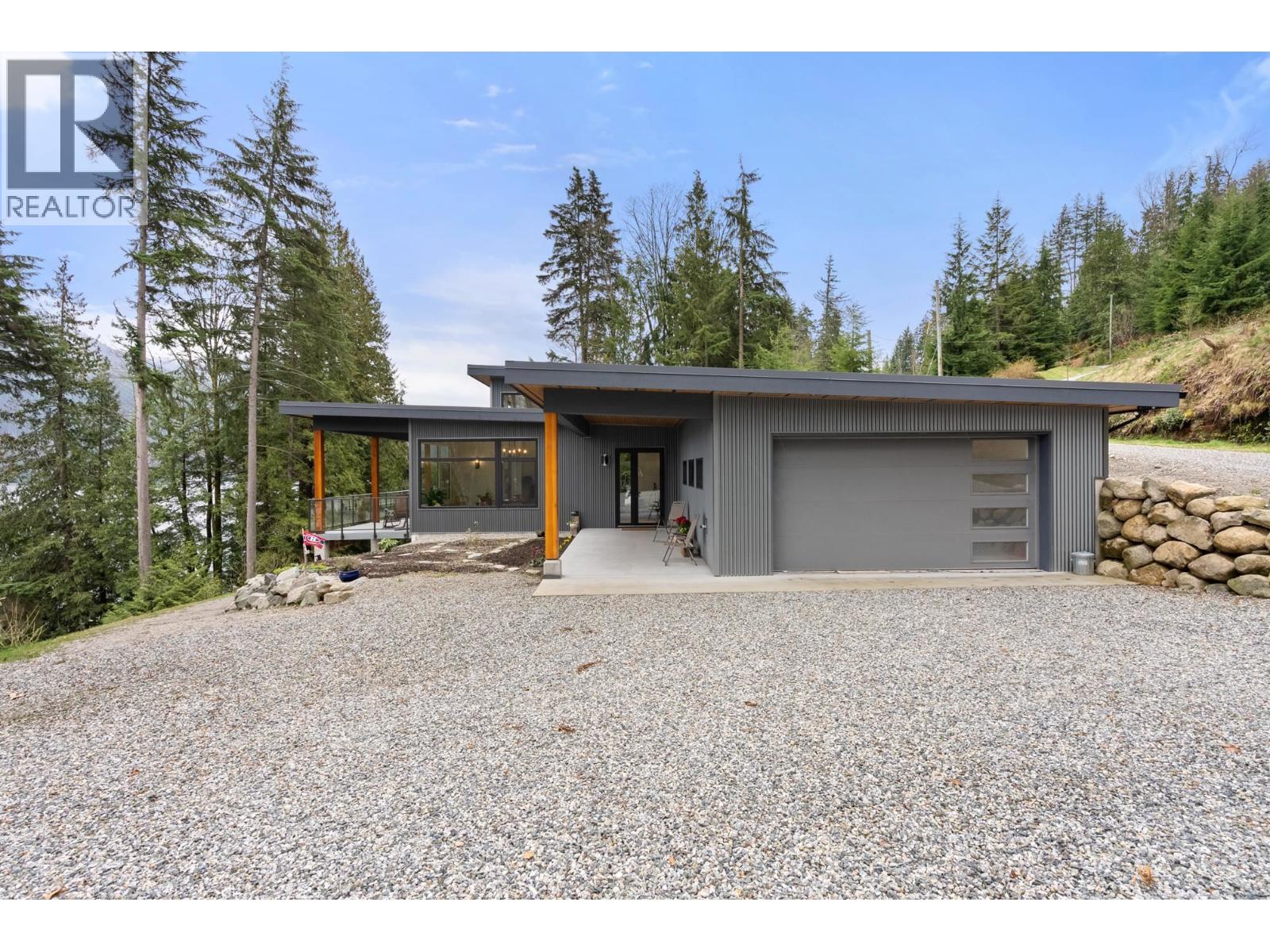 103 Witherby Road, Gibsons, British Columbia V0N 1V6 - Photo 3 - R3085193