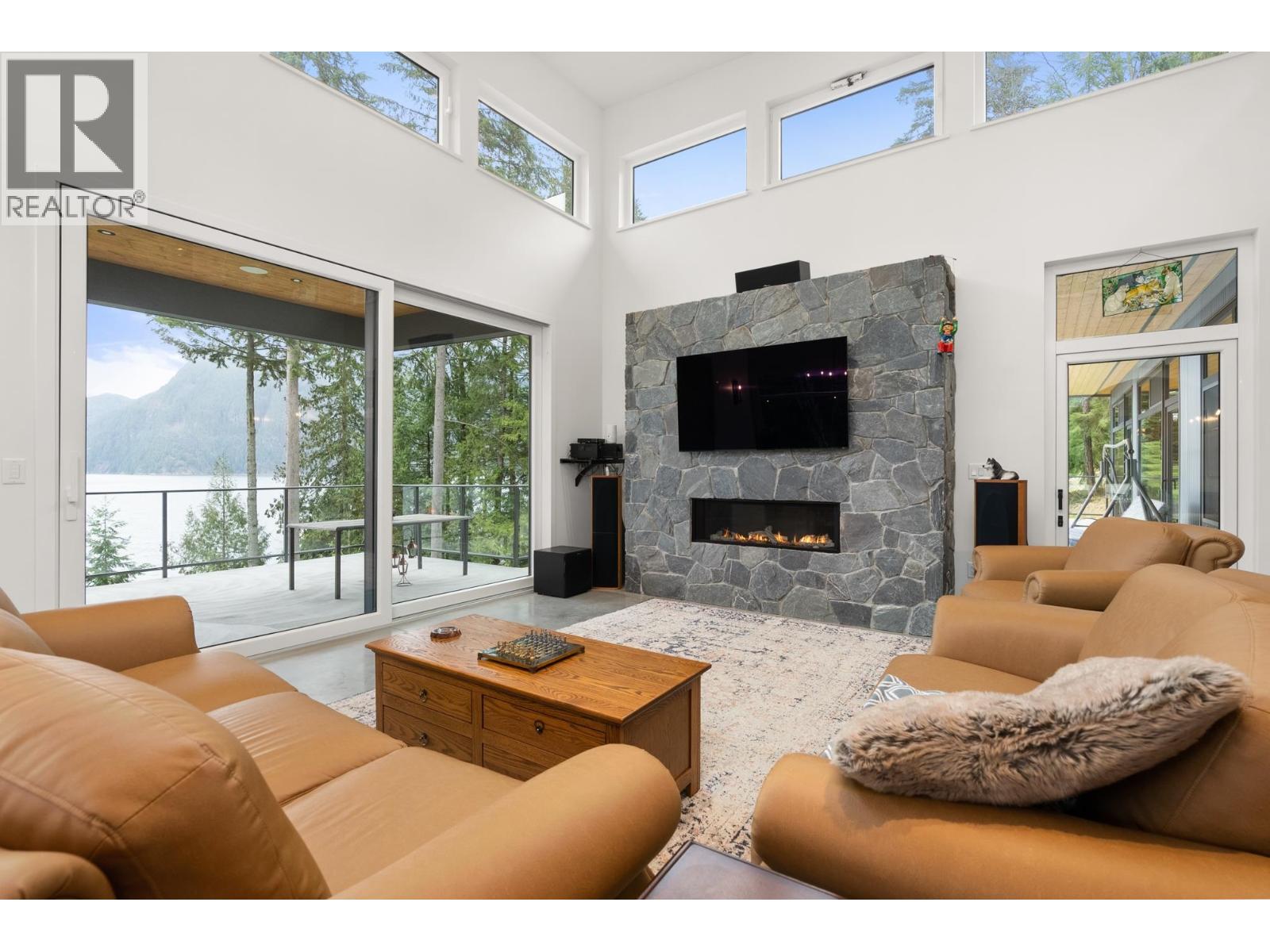 103 Witherby Road, Gibsons, British Columbia V0N 1V6 - Photo 5 - R3085193